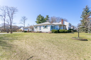 579 Barry Rd, Irondequoit, NY 14617, USA Photo 1