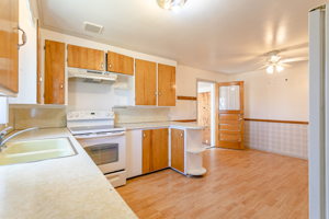 579 Barry Rd, Irondequoit, NY 14617, USA Photo 10