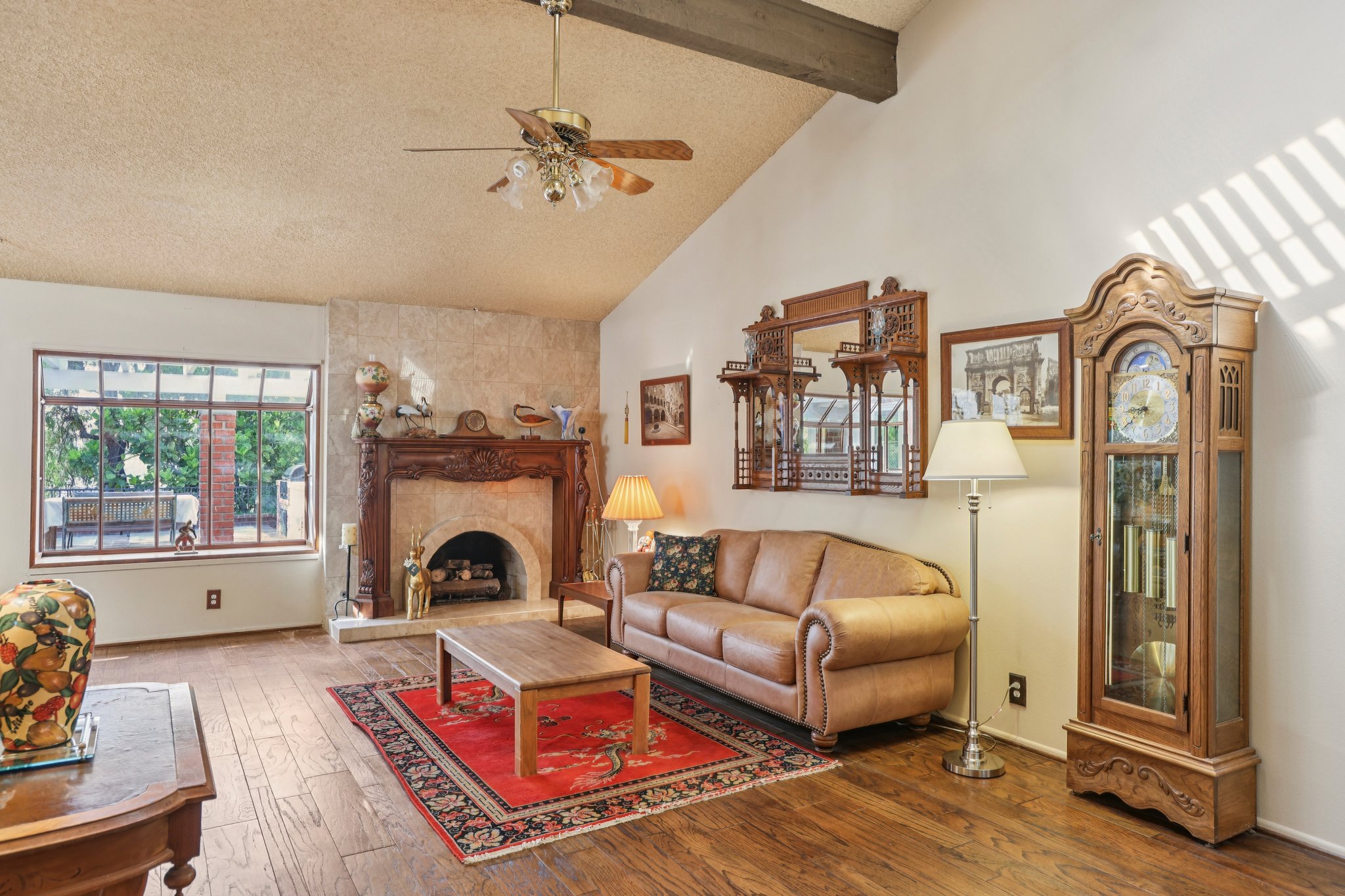 Golden Prados Dr-S2702-006.jpg