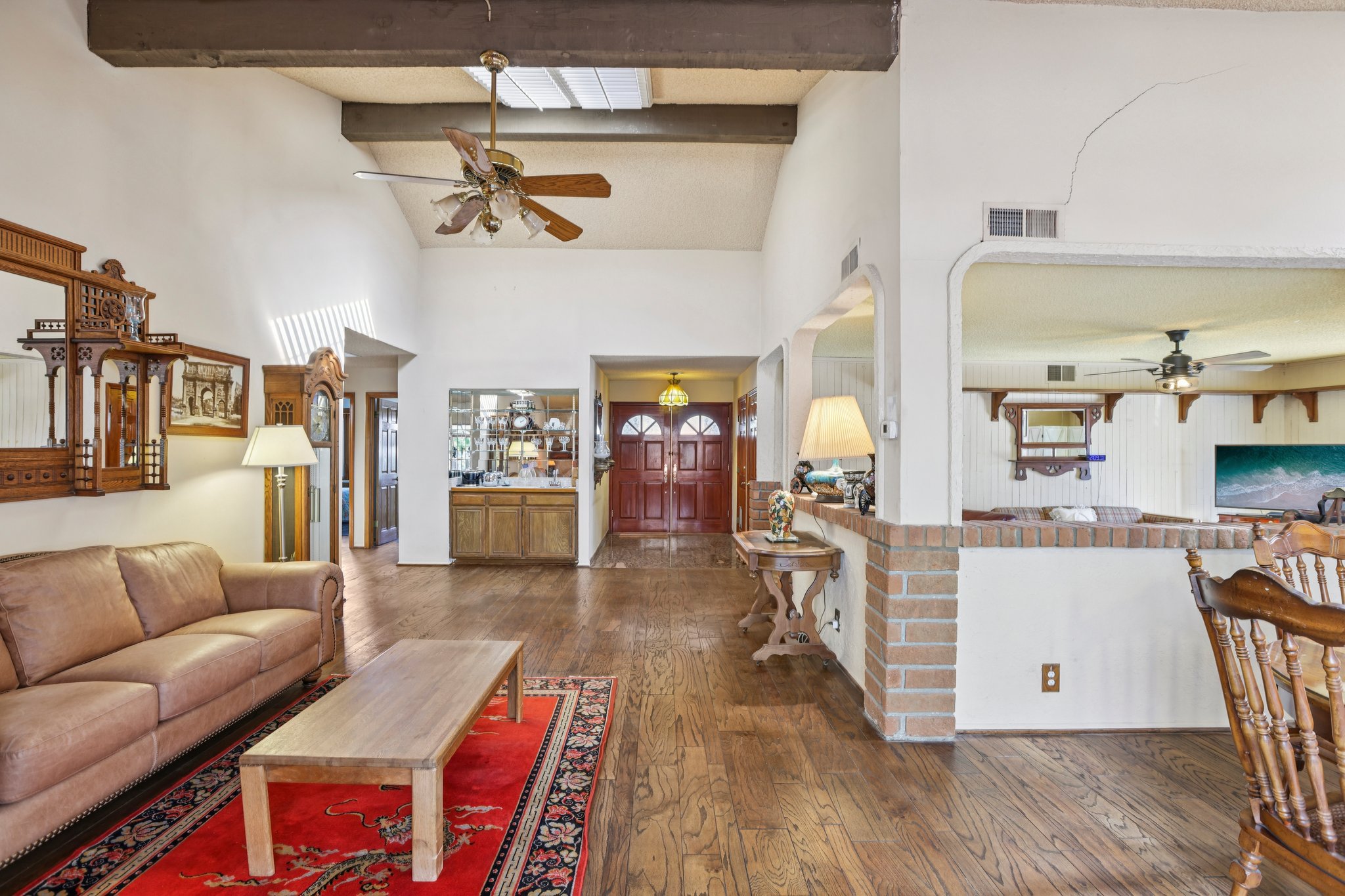 Golden Prados Dr-S2702-008.jpg