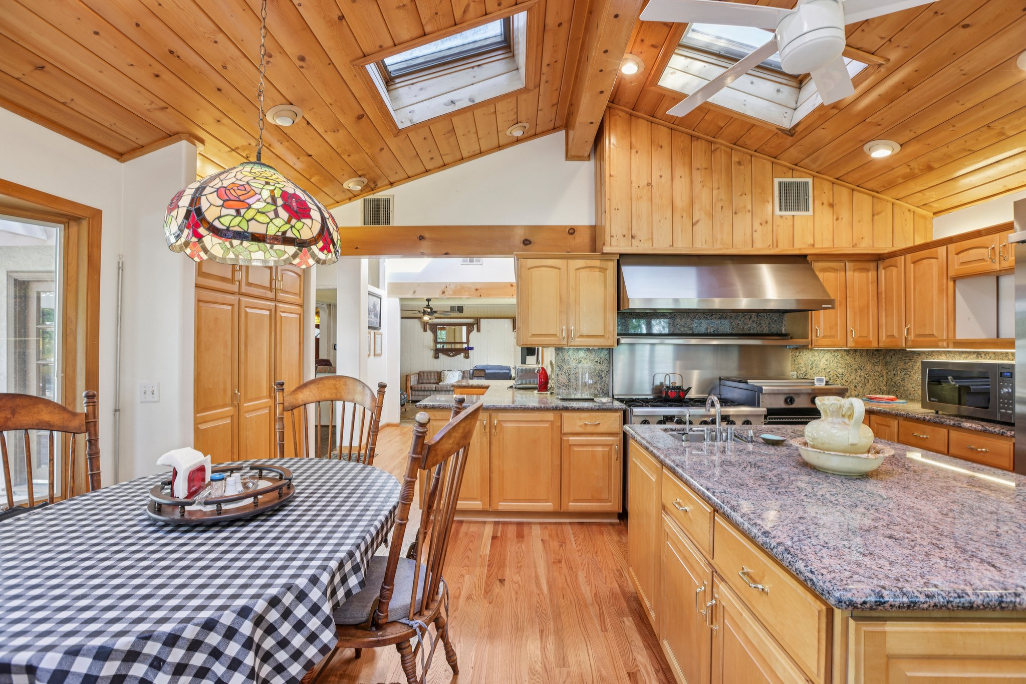 Golden Prados Dr-S2702-013.jpg