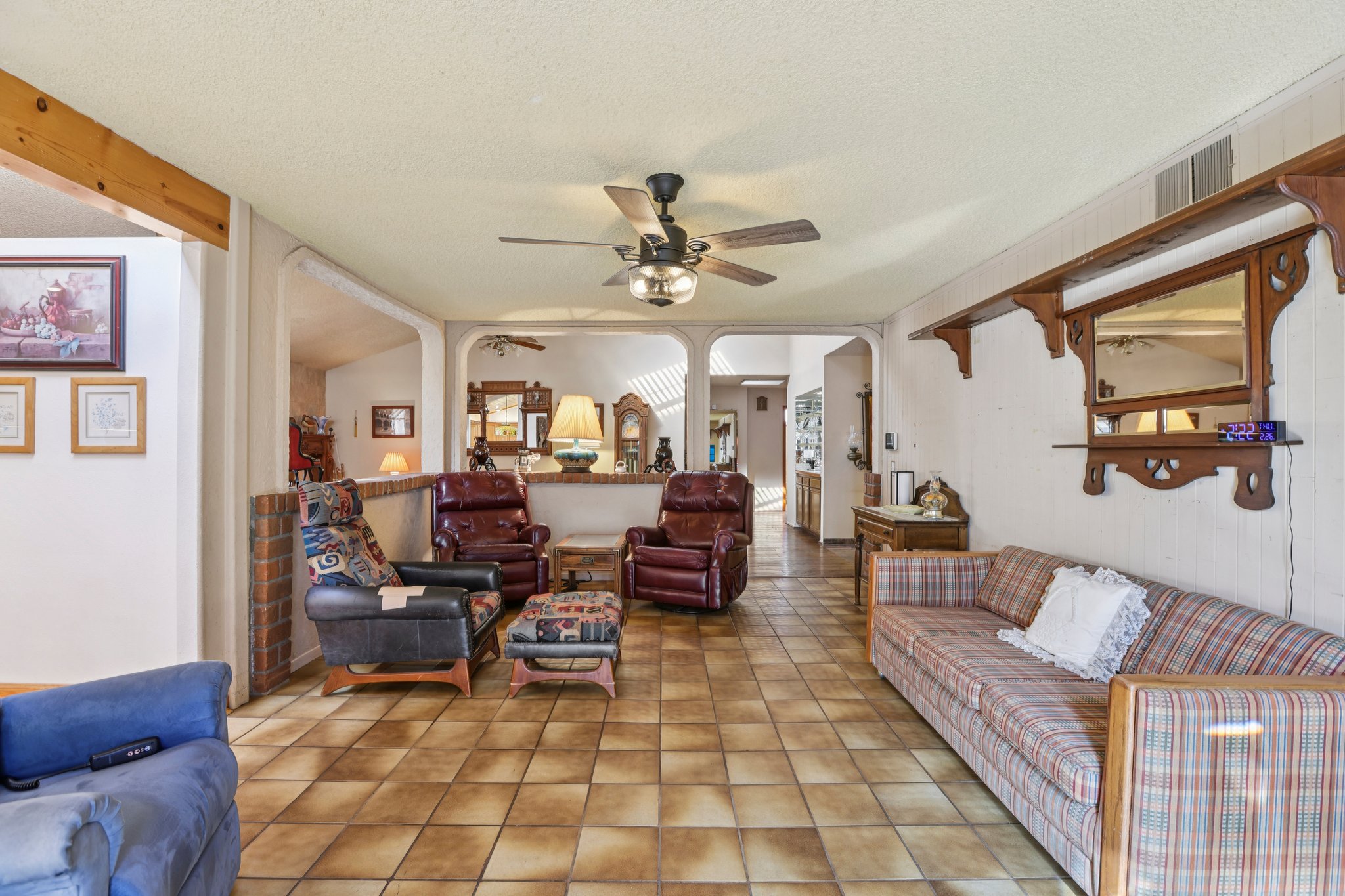 Golden Prados Dr-S2702-020.jpg