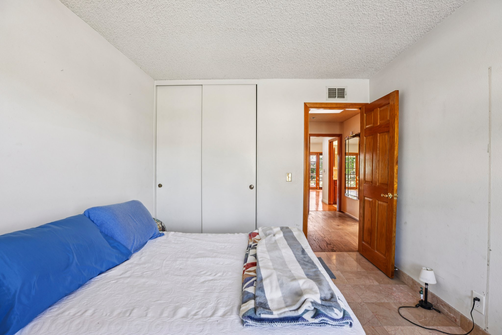 Golden Prados Dr-S2702-023.jpg