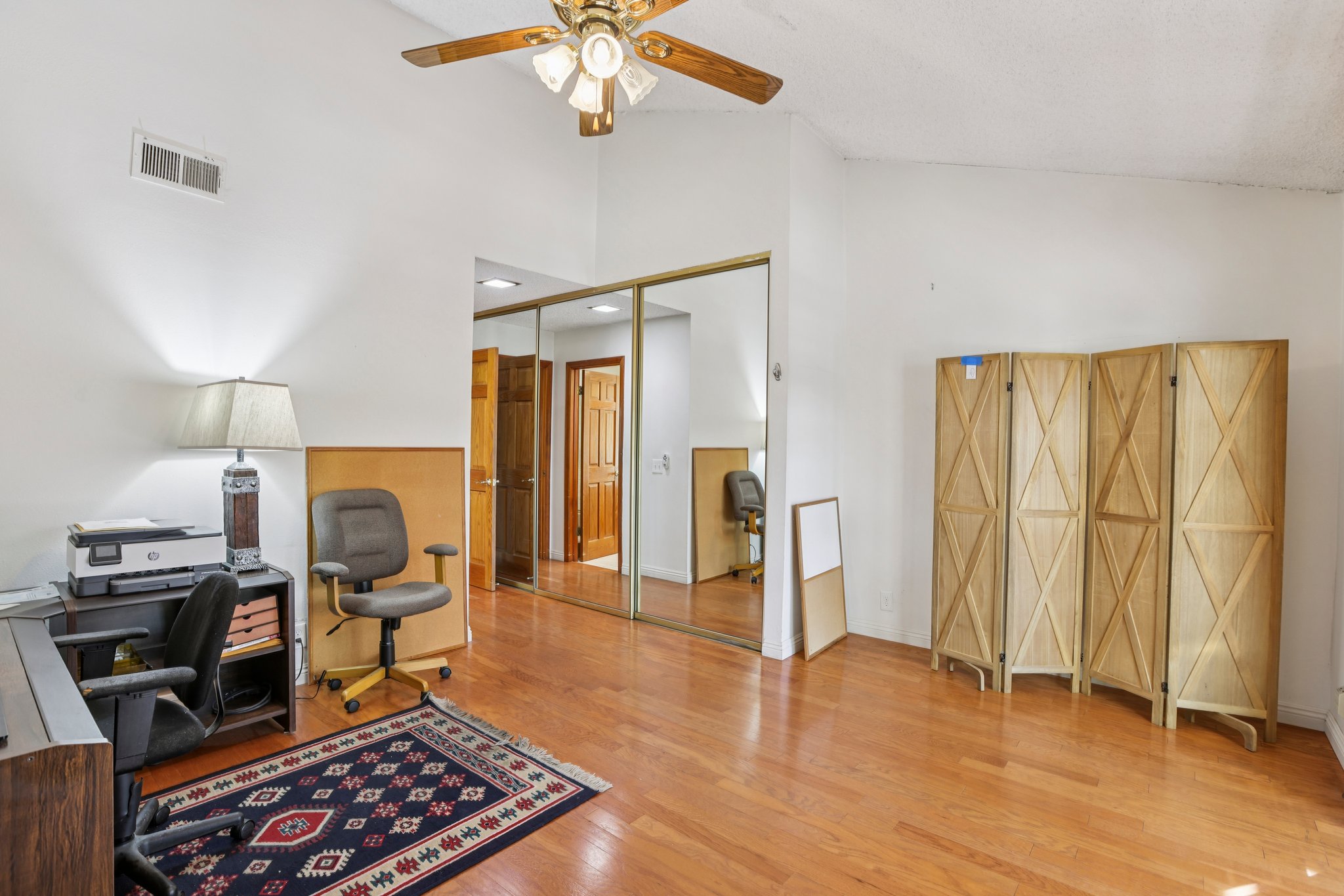 Golden Prados Dr-S2702-029.jpg