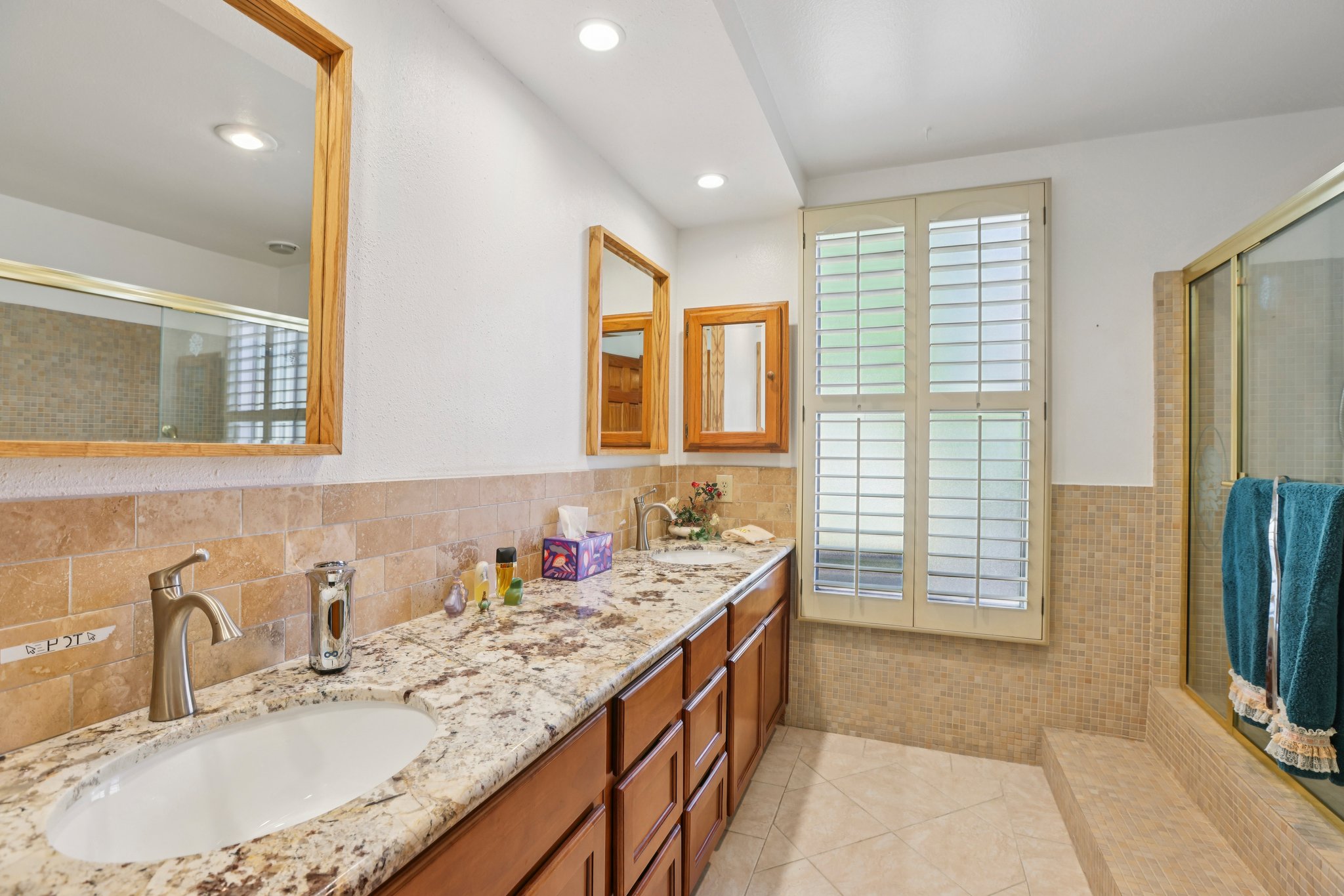 Golden Prados Dr-S2702-032.jpg