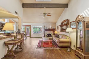 Golden Prados Dr-S2702-004.jpg