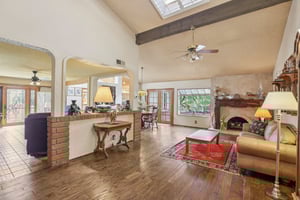 Golden Prados Dr-S2702-005.jpg