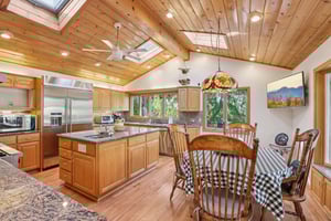 Golden Prados Dr-S2702-015.jpg