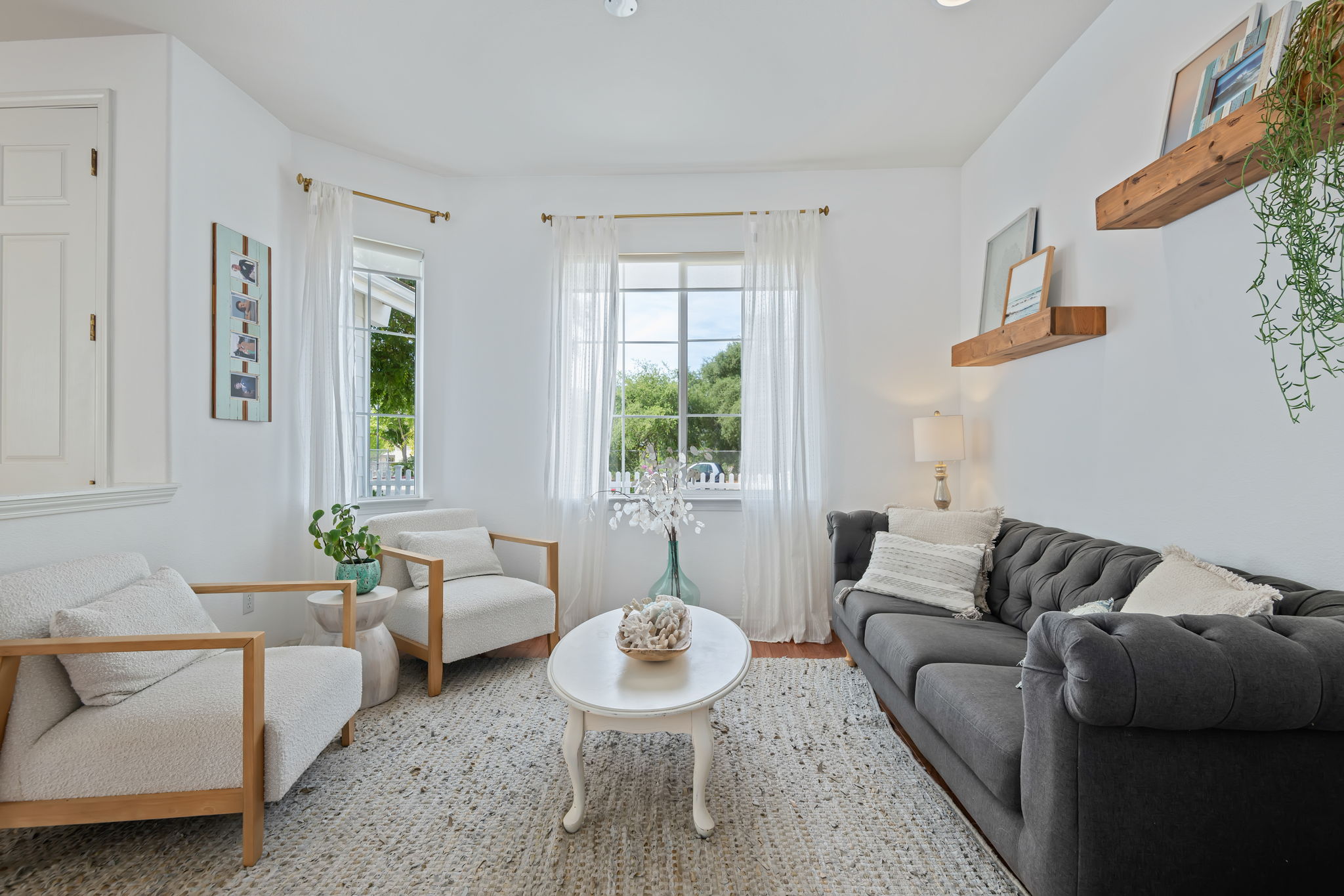 08-Living Room