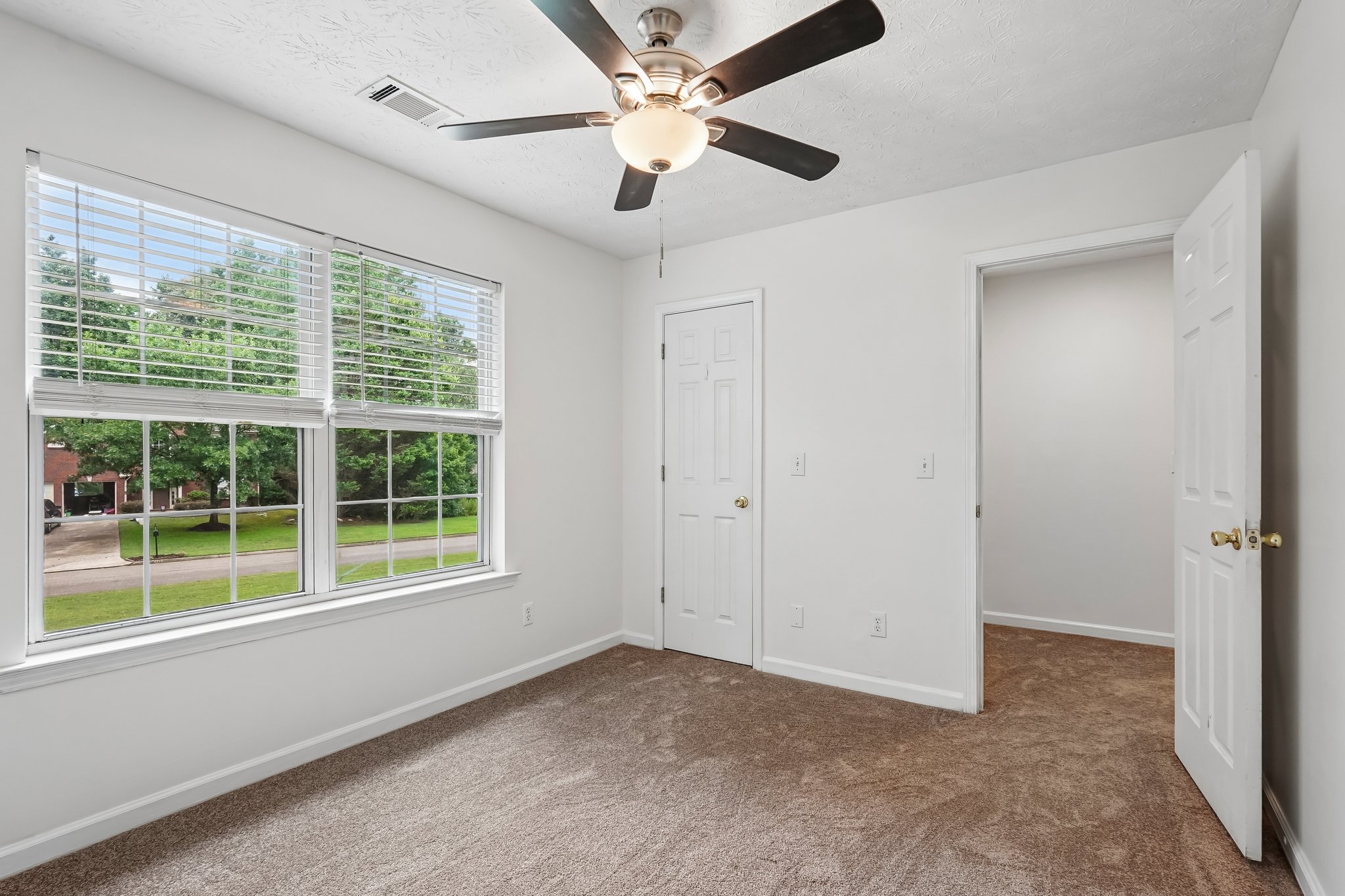 Woodstone Dr-S1607-028.jpg