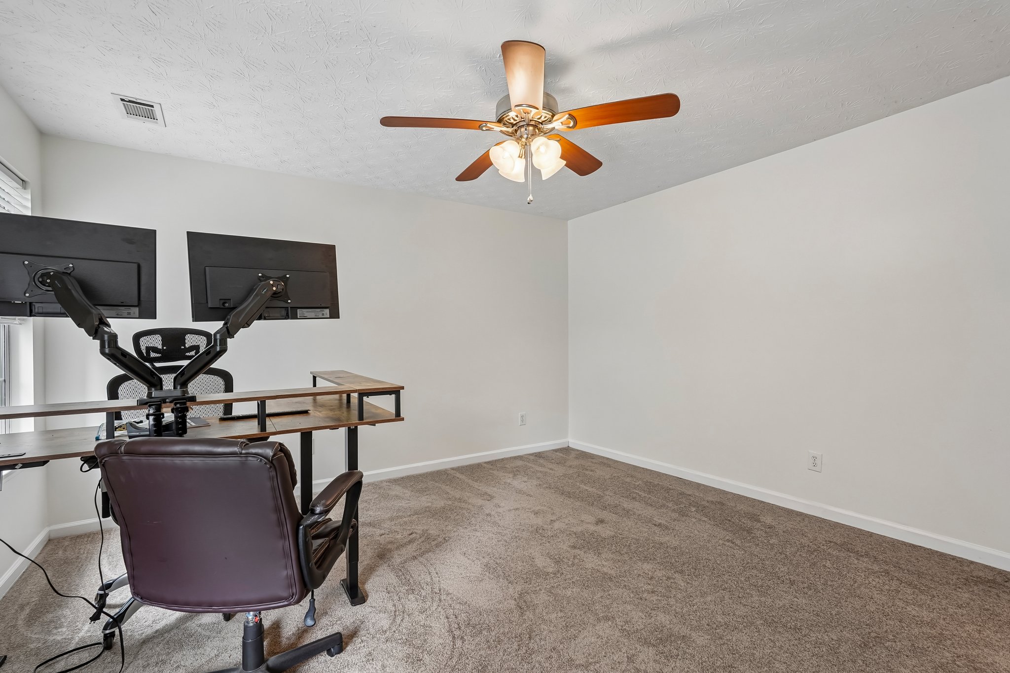 Woodstone Dr-S1607-032.jpg