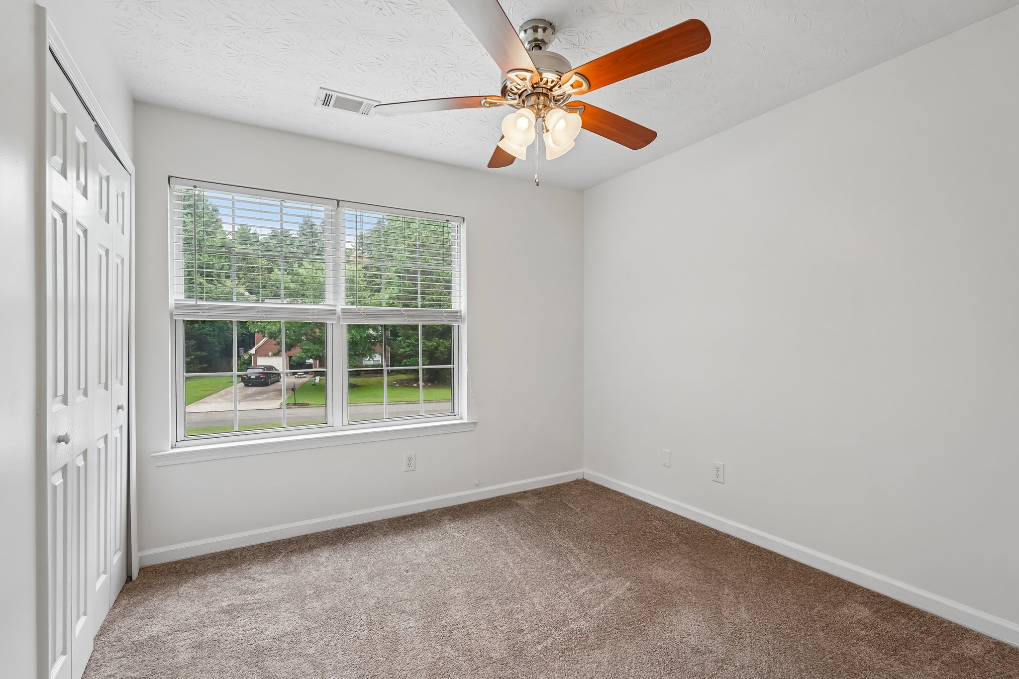 Woodstone Dr-S1607-035.jpg