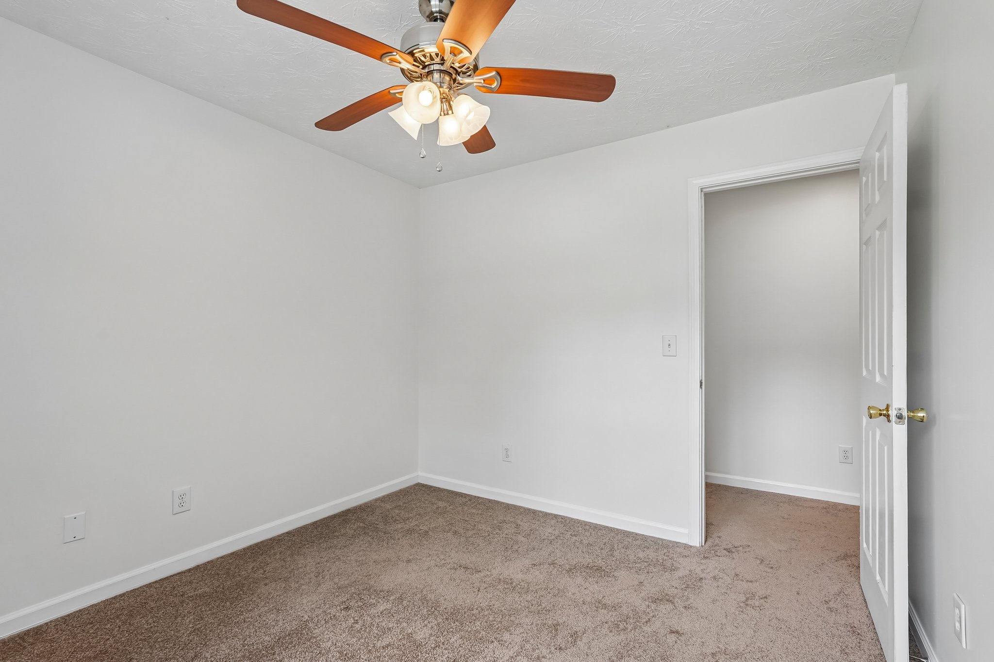 Woodstone Dr-S1607-036.jpg
