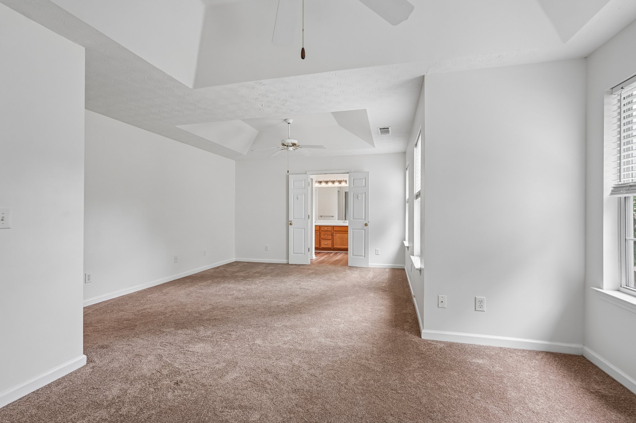 Woodstone Dr-S1607-038.jpg