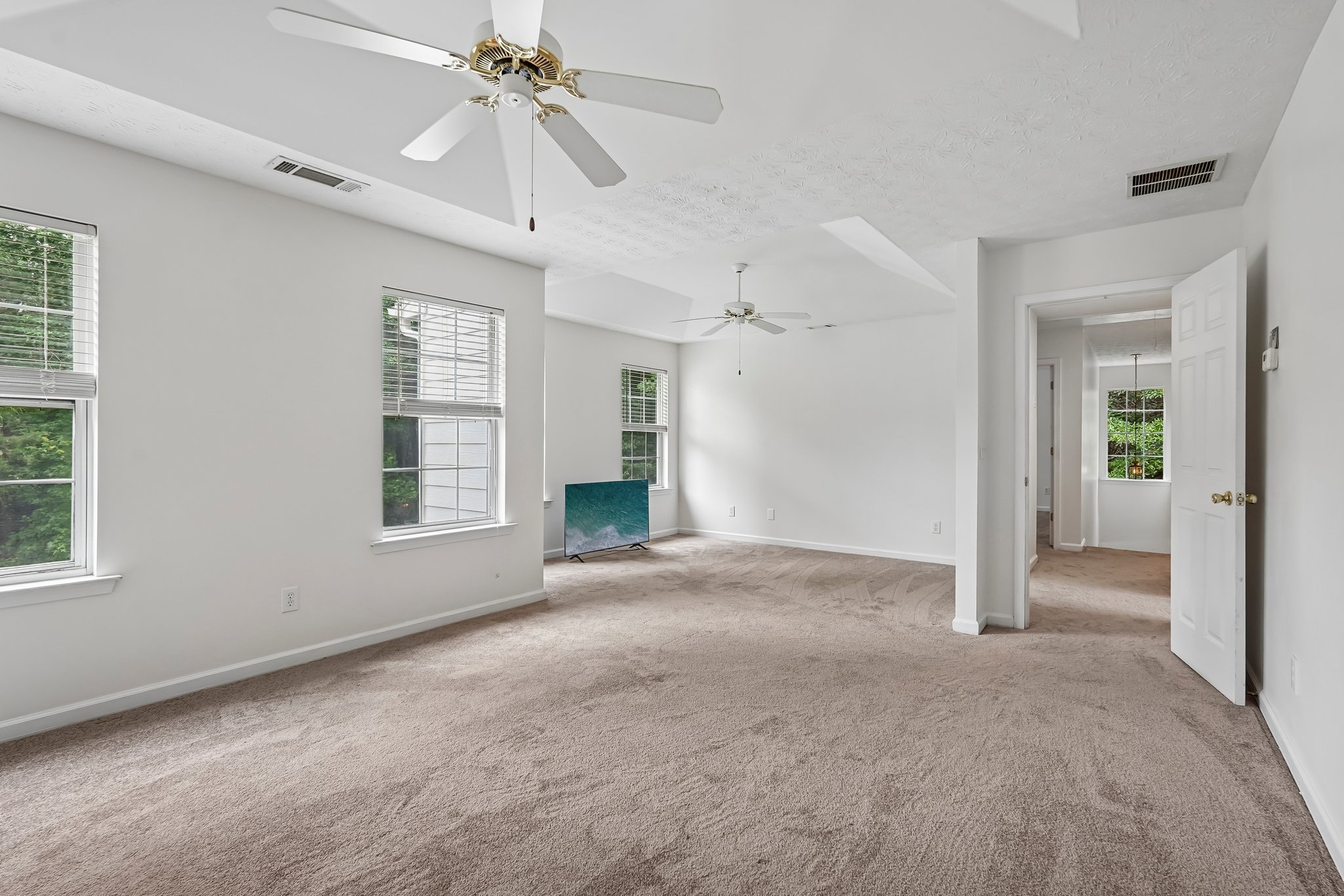 Woodstone Dr-S1607-040.jpg