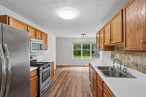 Woodstone Dr-S1607-021.jpg