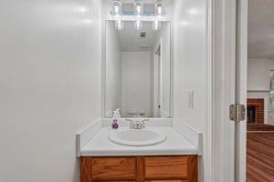 Woodstone Dr-S1607-025.jpg
