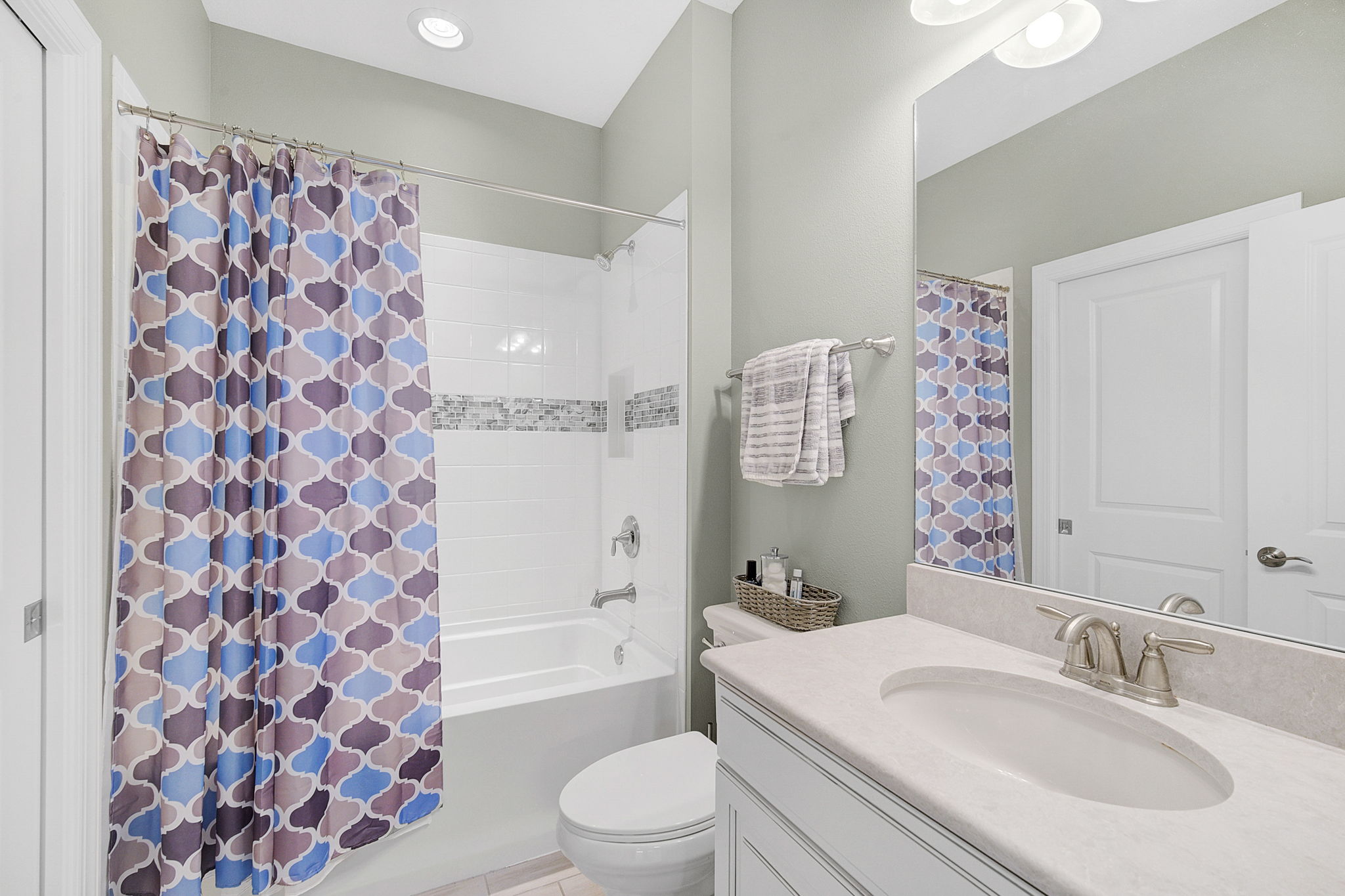 5792 Semolino St-29