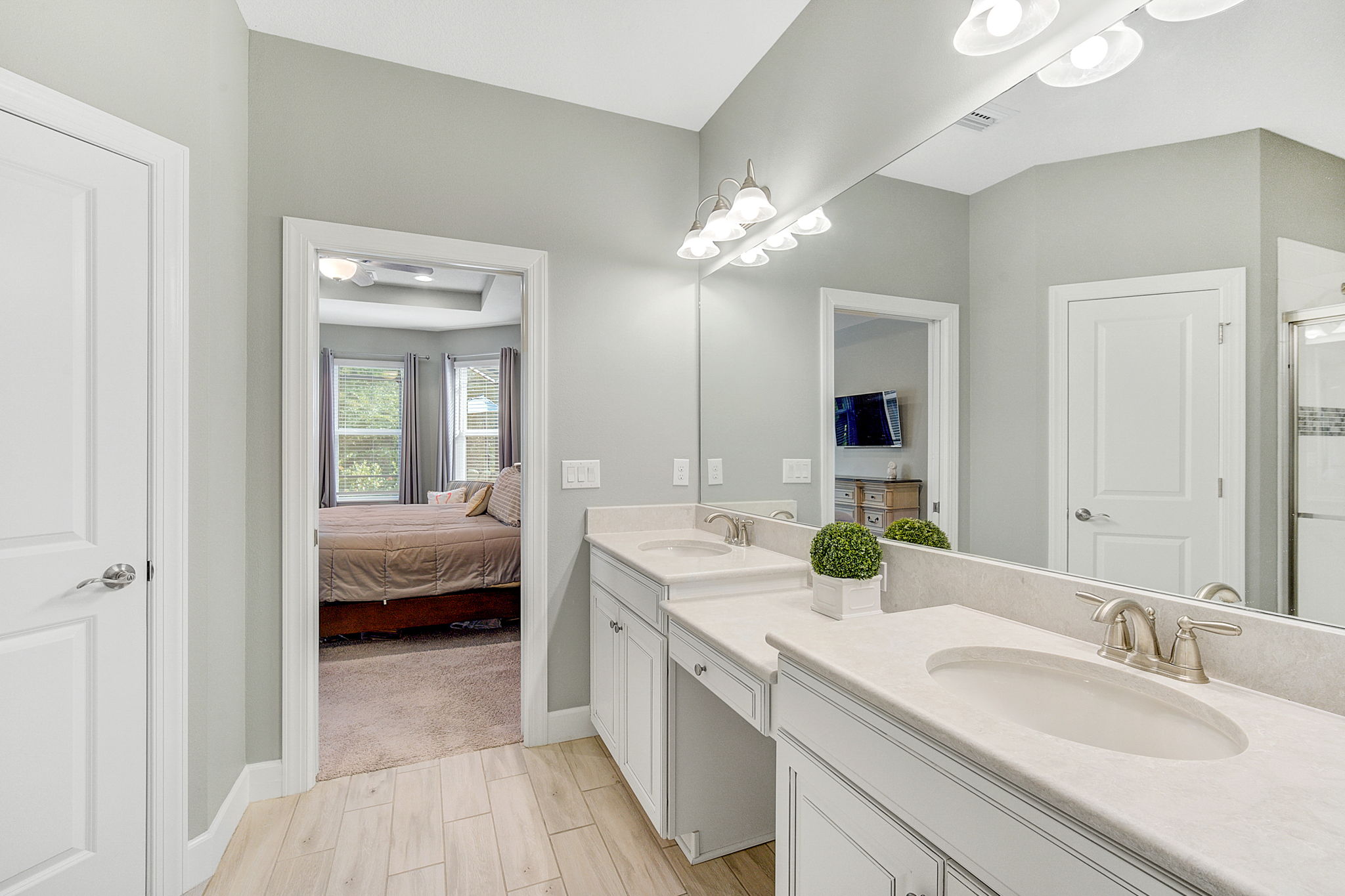 5792 Semolino St-27