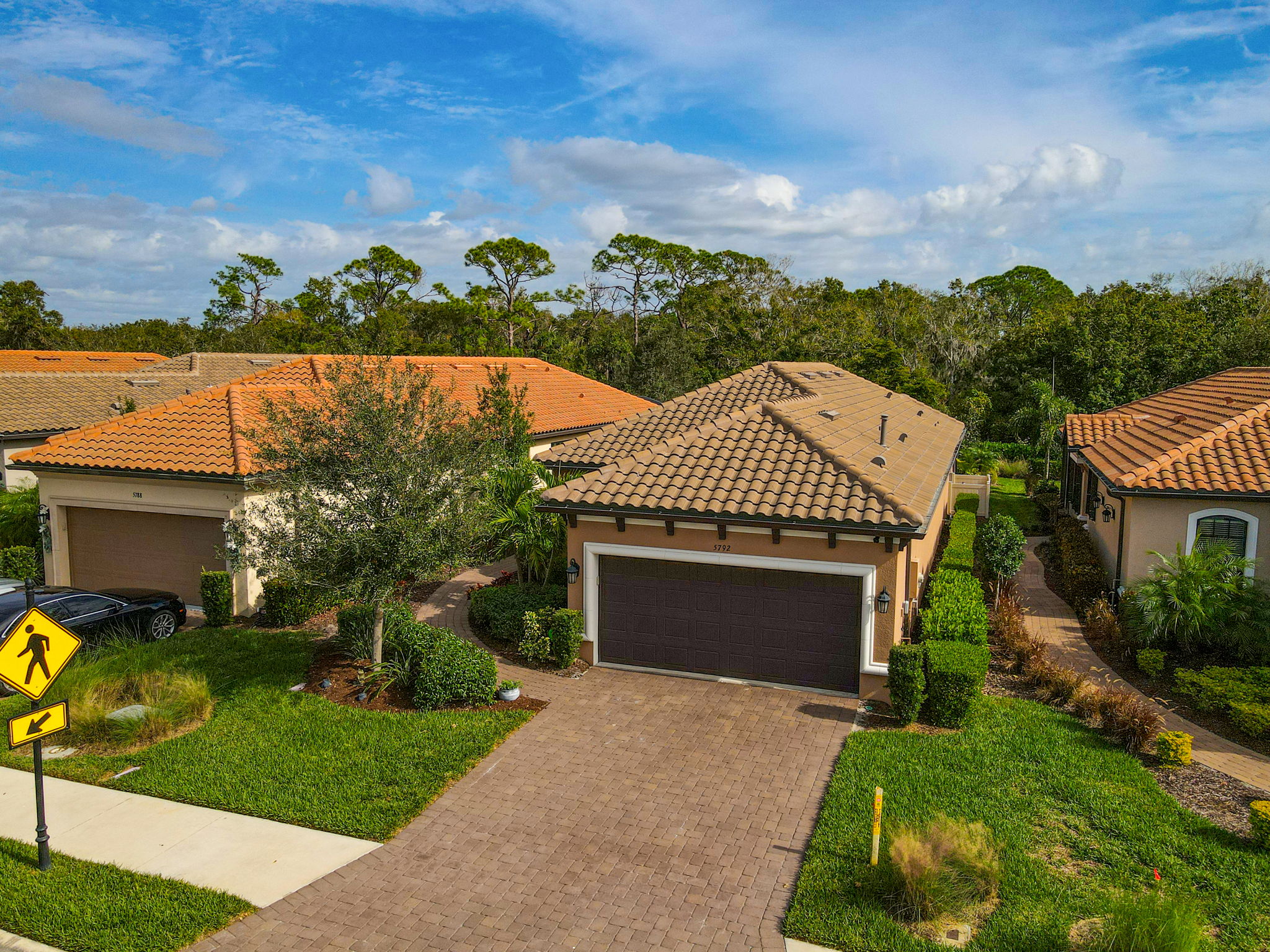 5792 Semolino St-44