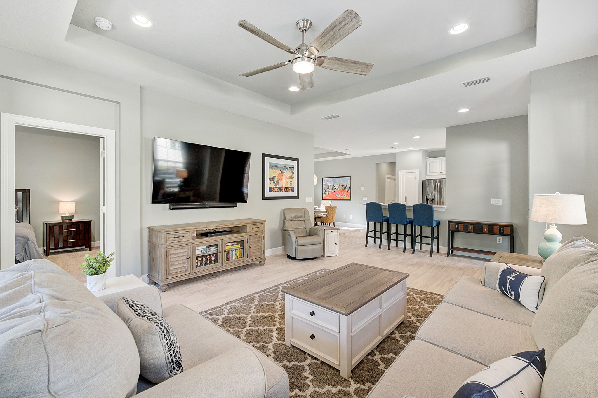 5792 Semolino St-20