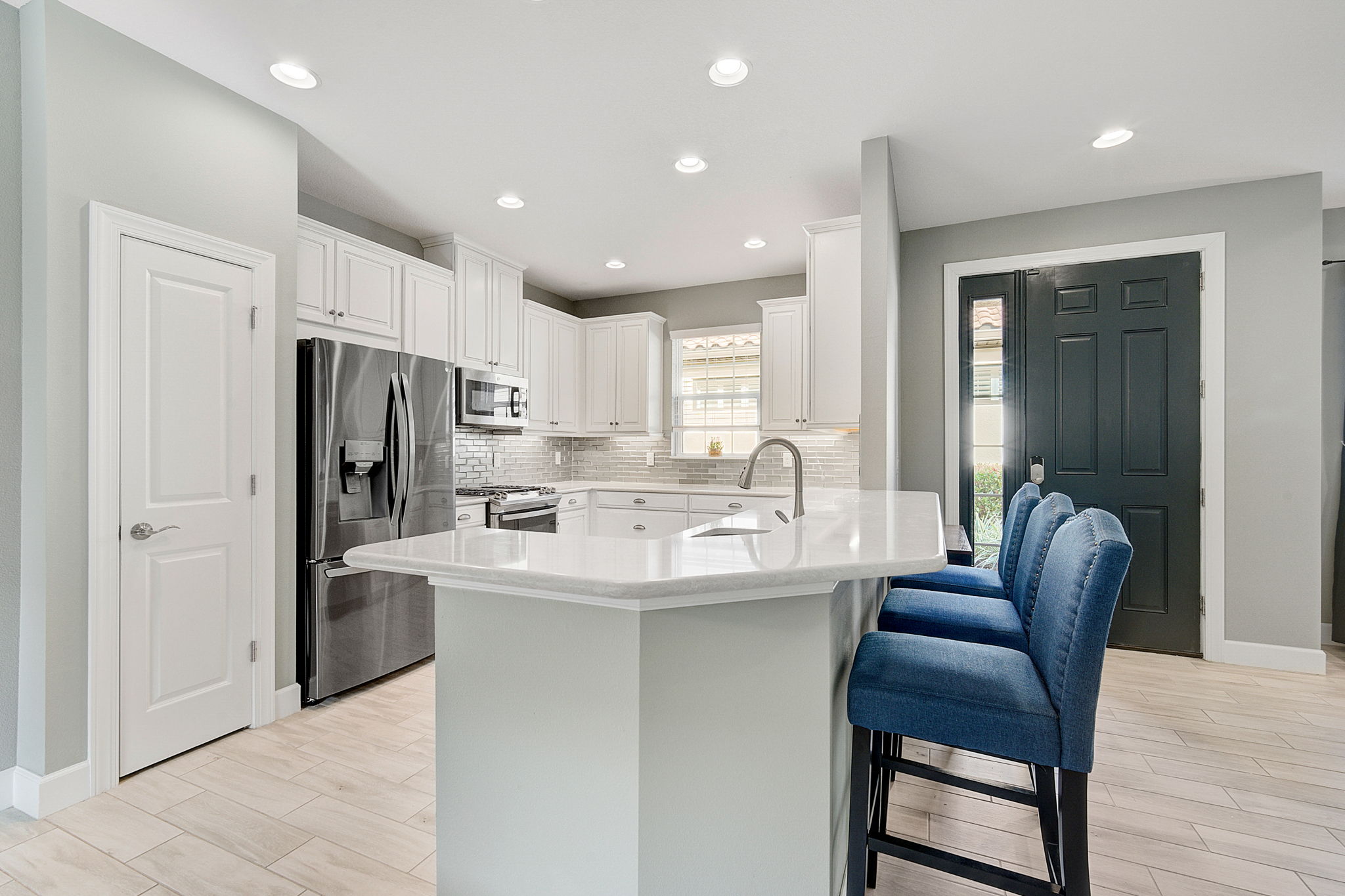 5792 Semolino St-9