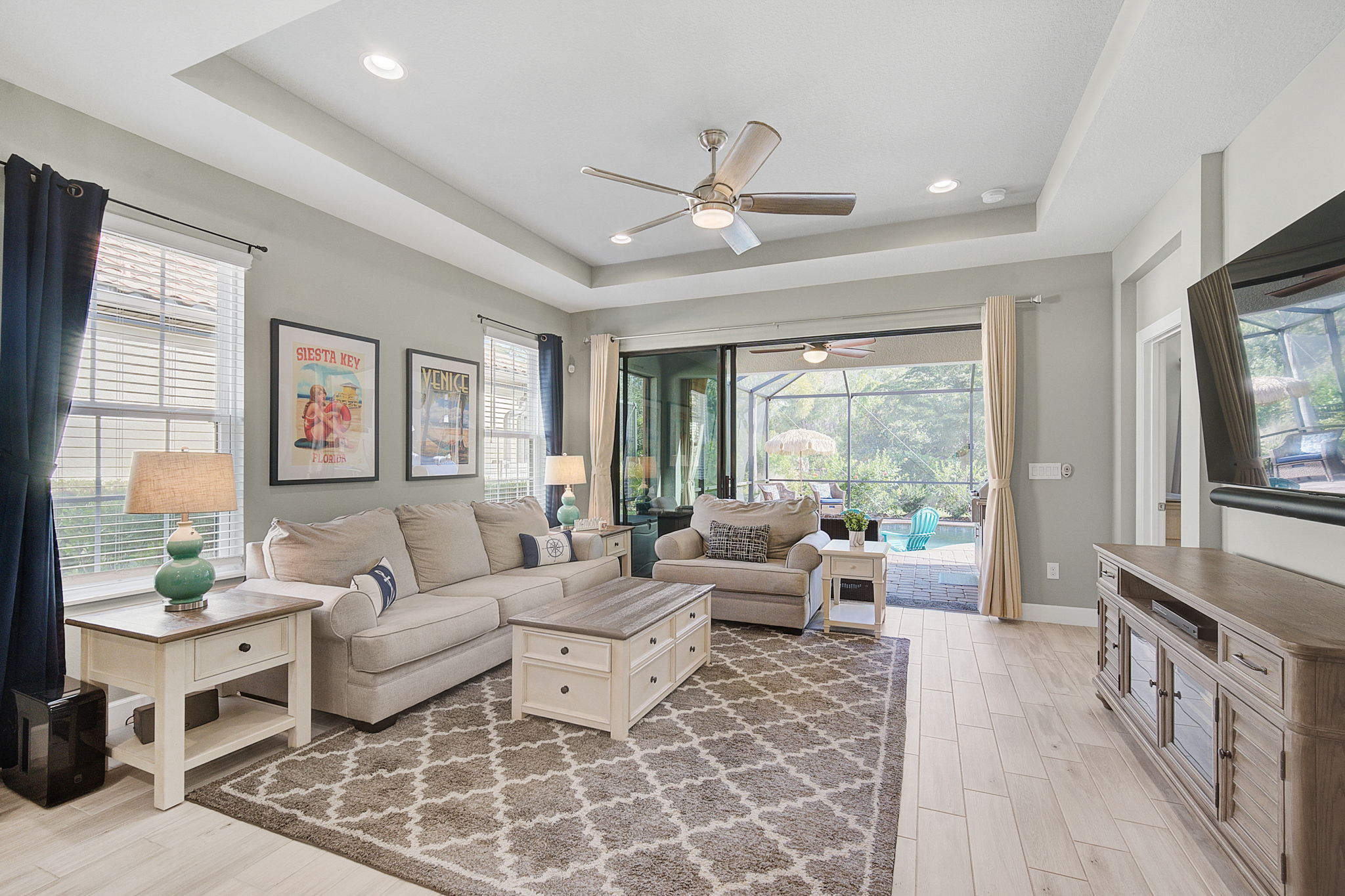 5792 Semolino St-17