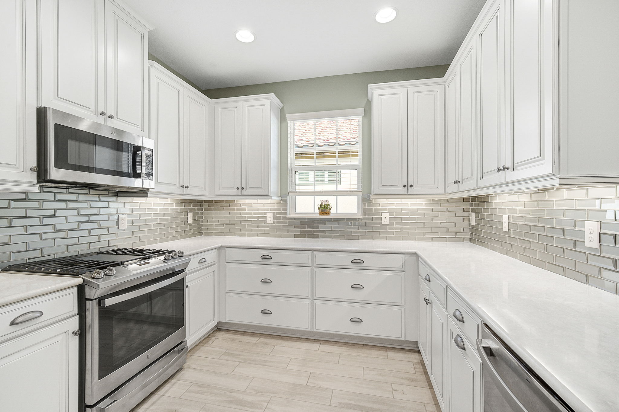 5792 Semolino St-11