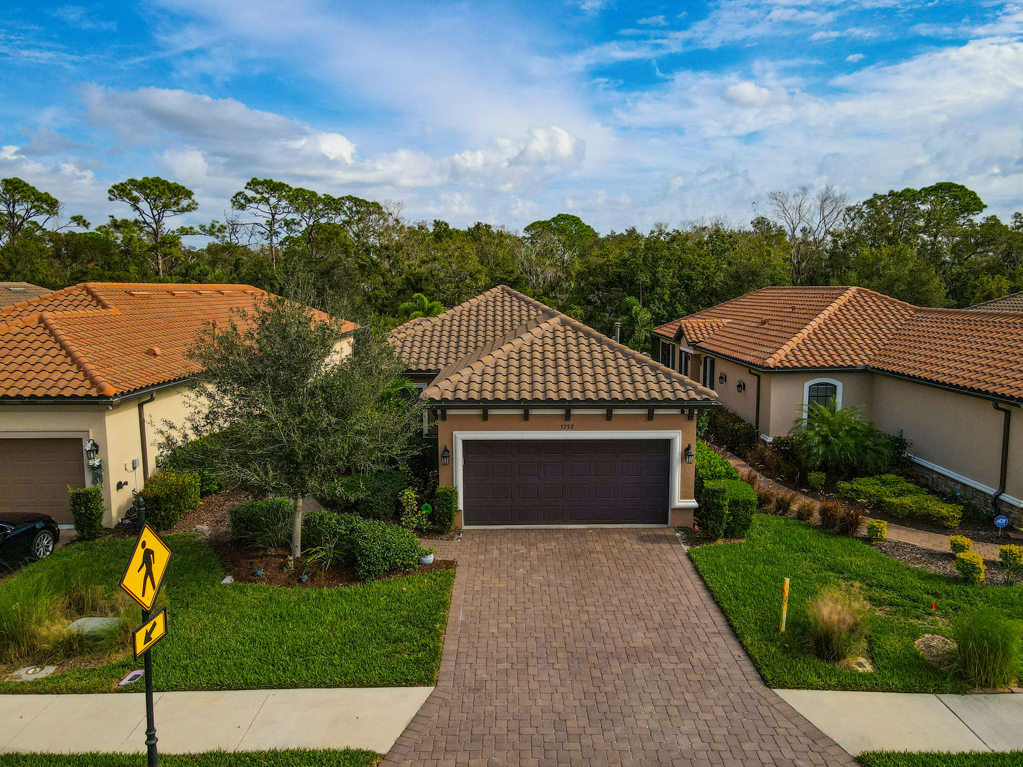5792 Semolino St-45