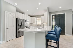 5792 Semolino St-9