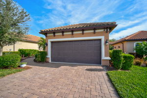 5792 Semolino St-3