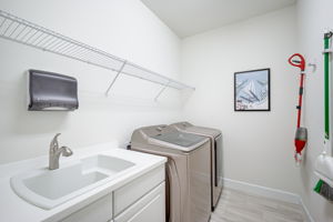 5792 Semolino St-33