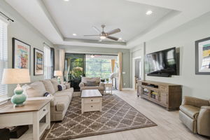 5792 Semolino St-18