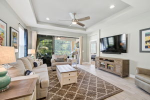 5792 Semolino St-19