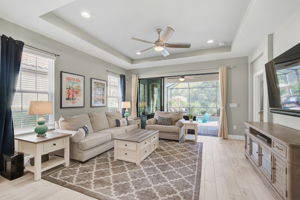 5792 Semolino St-17
