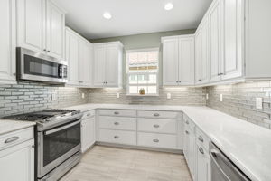 5792 Semolino St-11