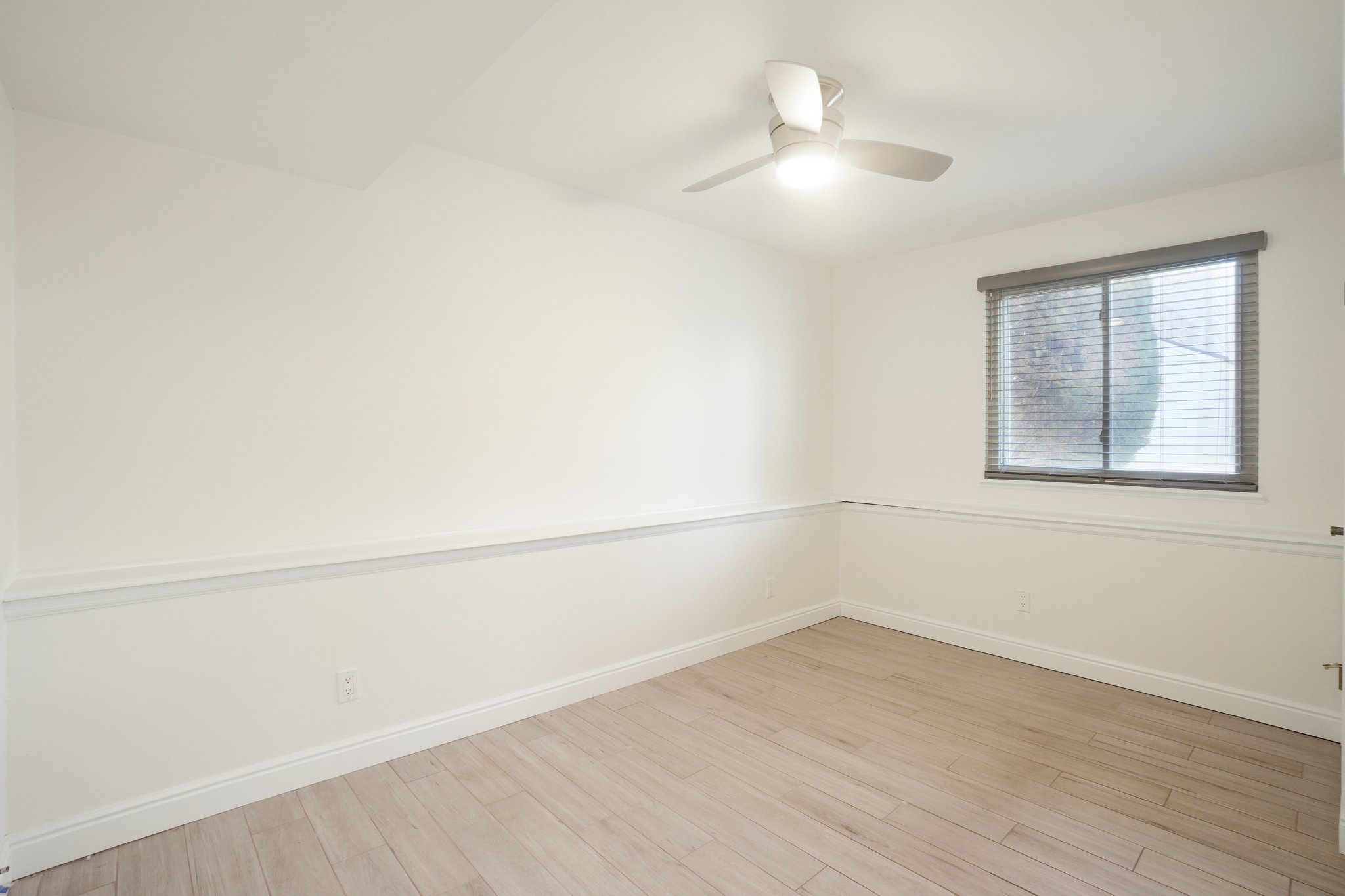 W 75th Pl-S1003-022.jpg