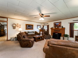 Photo 44