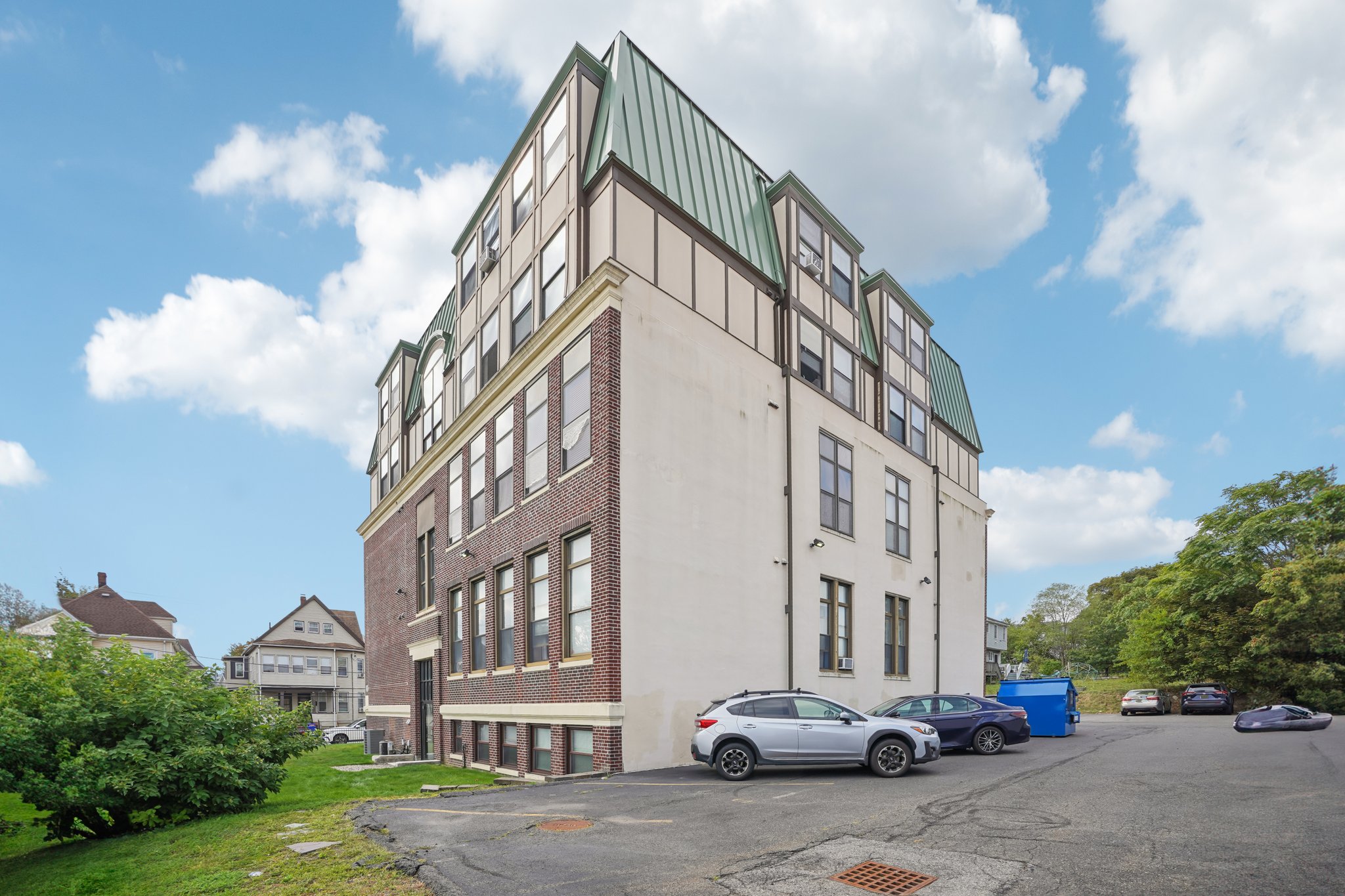 Almont St 3-S1609-023.jpg