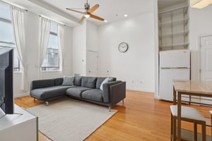 Almont St 3-S1609-004.jpg