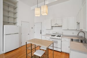 Almont St 3-S1609-008.jpg