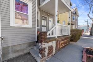 58 Blossom St, Chelsea, MA 02150, USA Photo 3