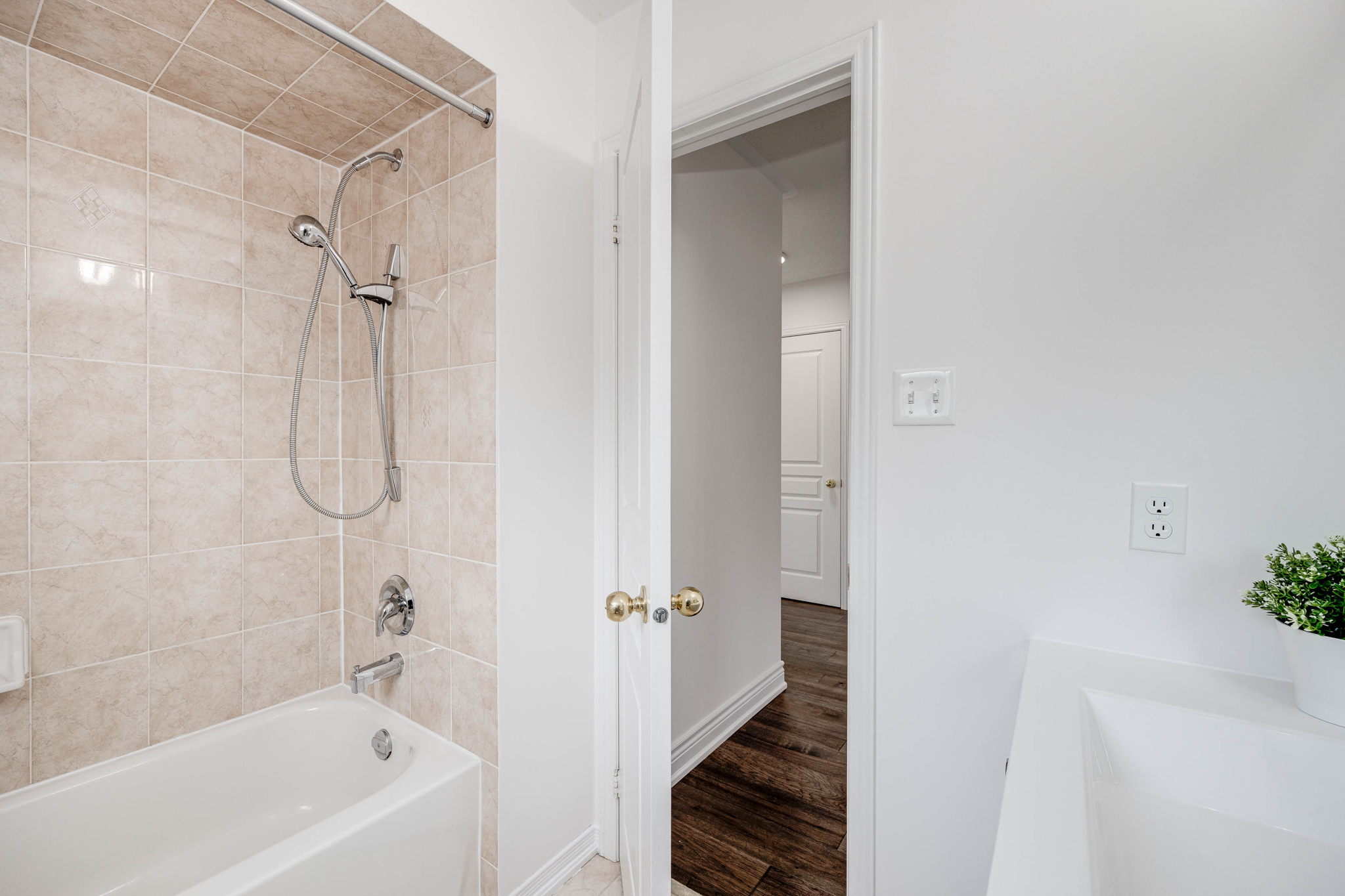 Markham property showcase — delivered property photograph 33