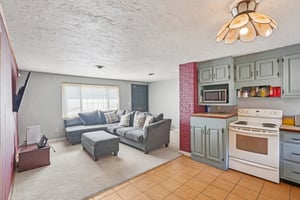 Budd Ave-S1203-008.jpg