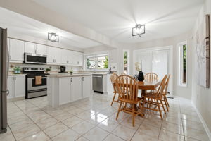 Kitchen/Breakfast Area