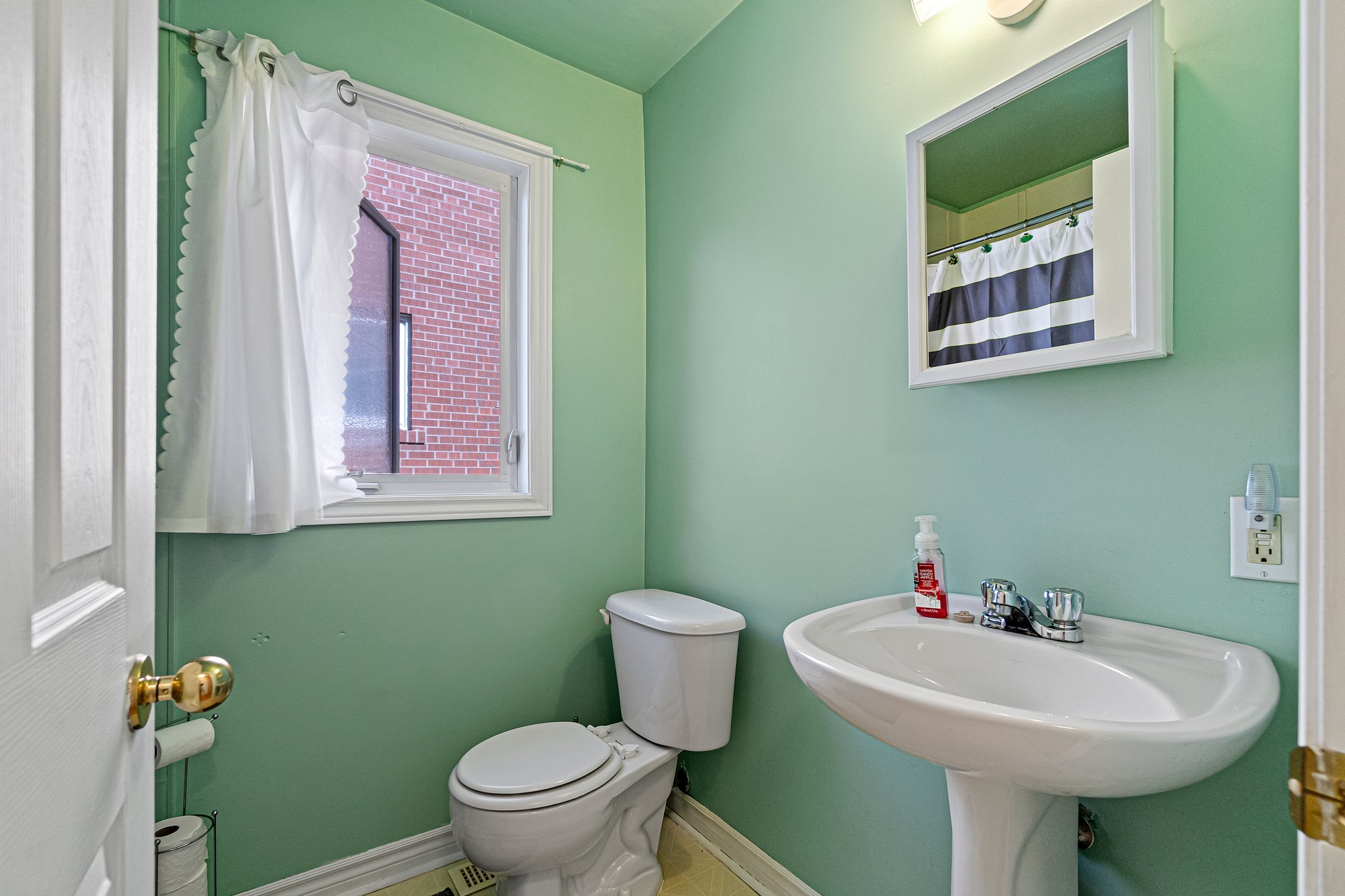 Toronto property showcase — delivered property photograph 18