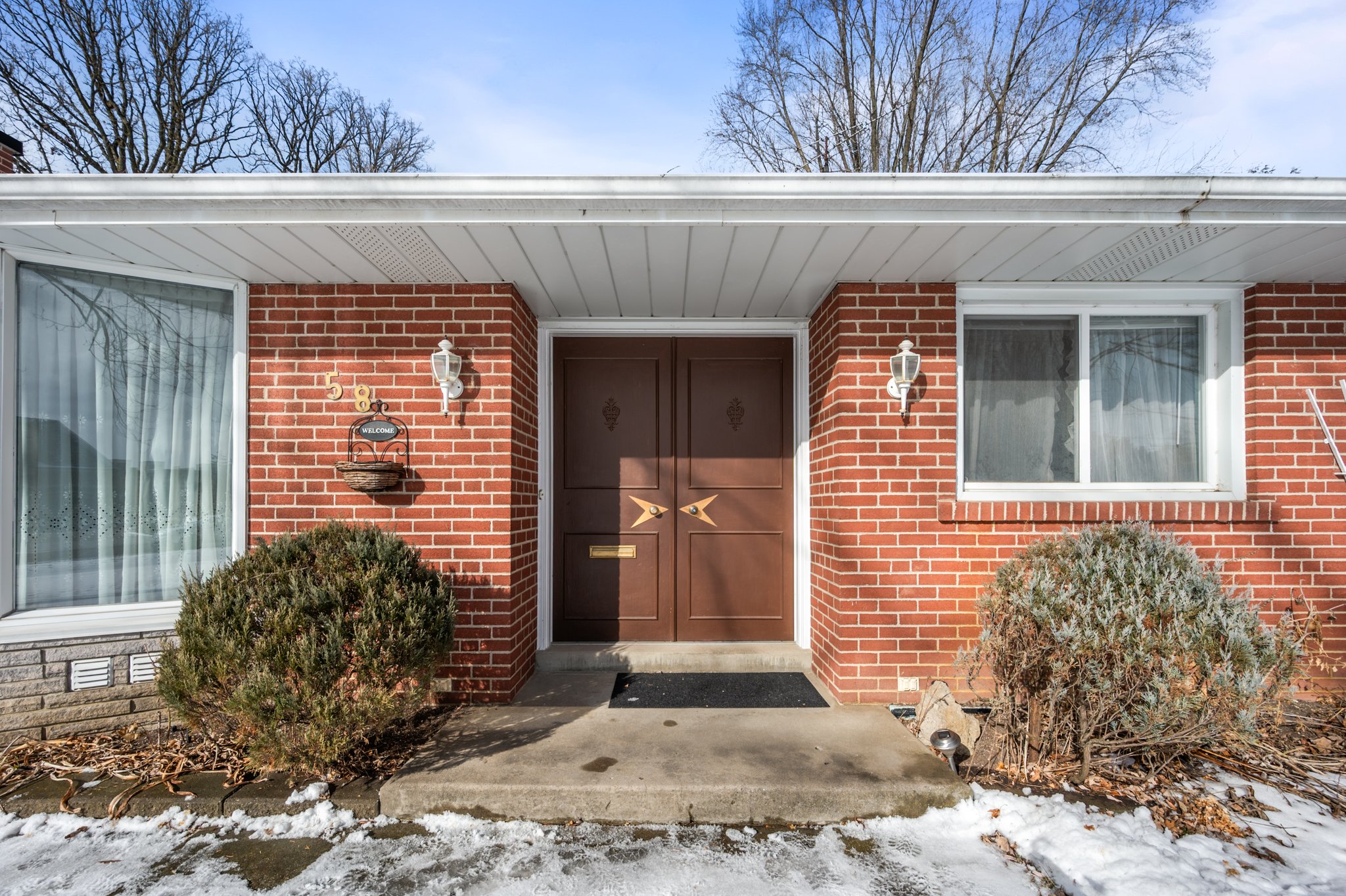58 Sylvadene Pkwy Vaughan, ON L4L 2M6