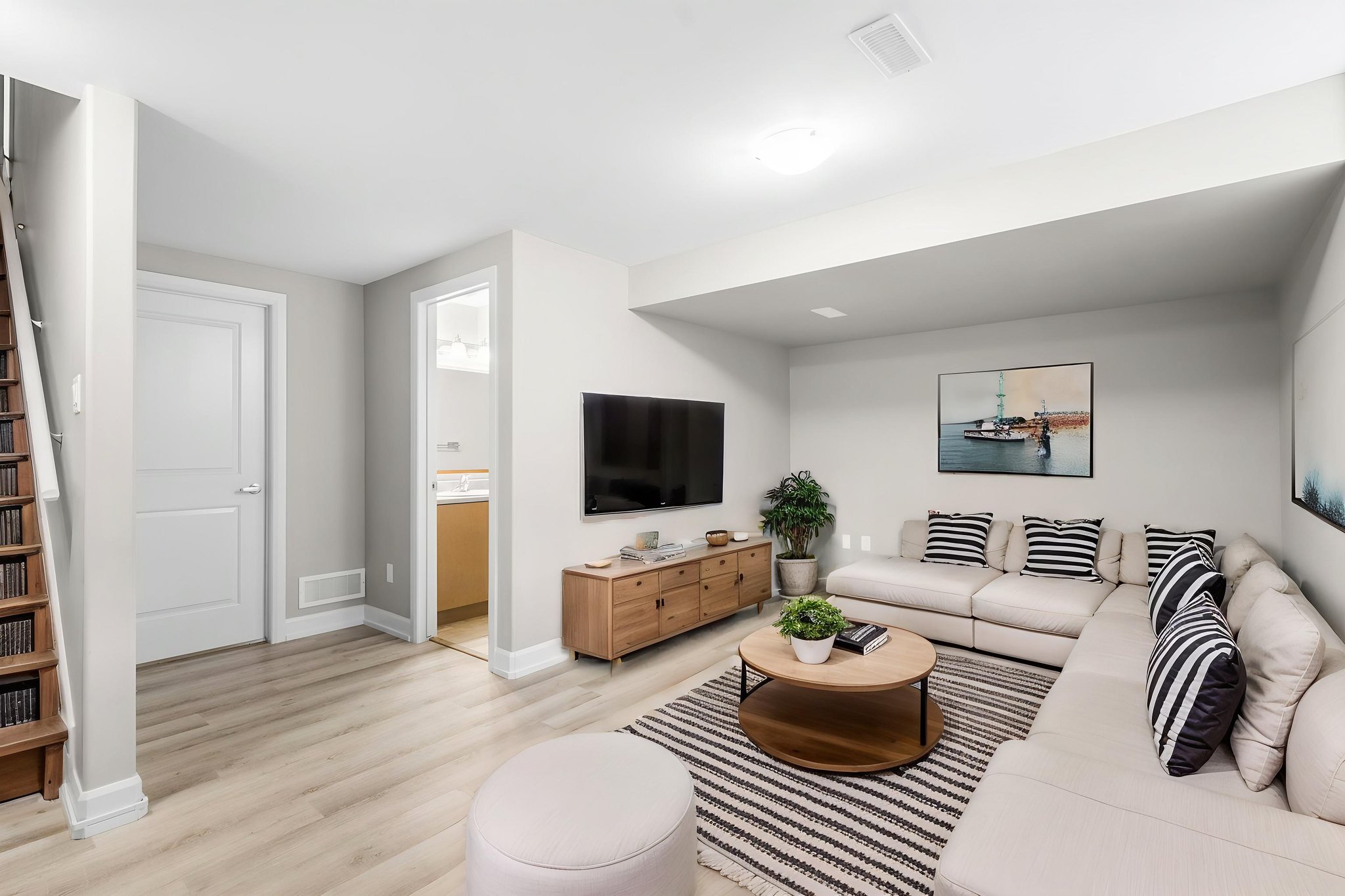 58 Vimy Ridge-33 virtually staged.jpeg