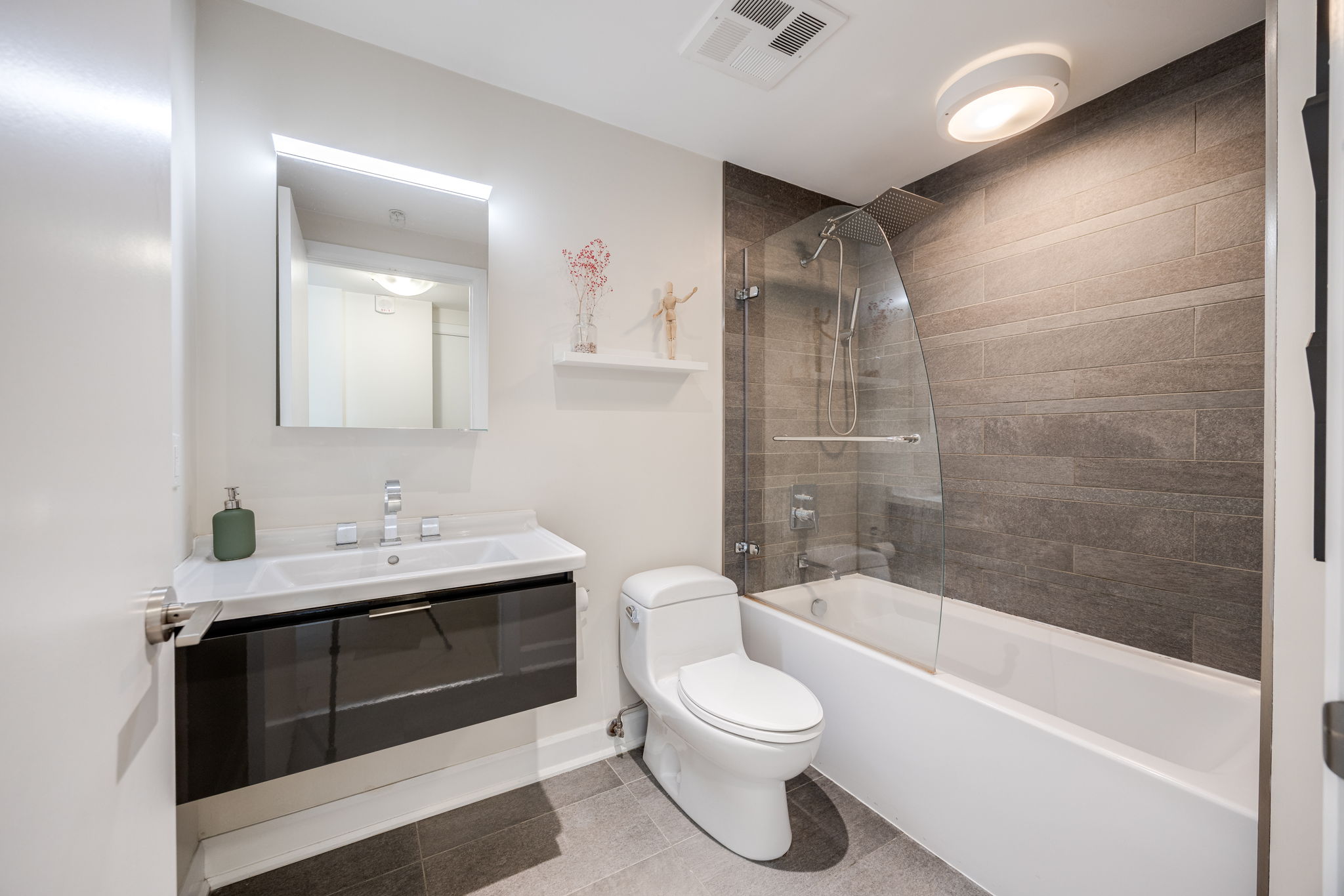 Toronto property showcase — delivered property photograph 22