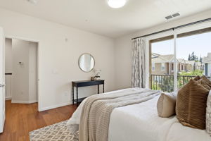 024_F8_580 Messina Gardens